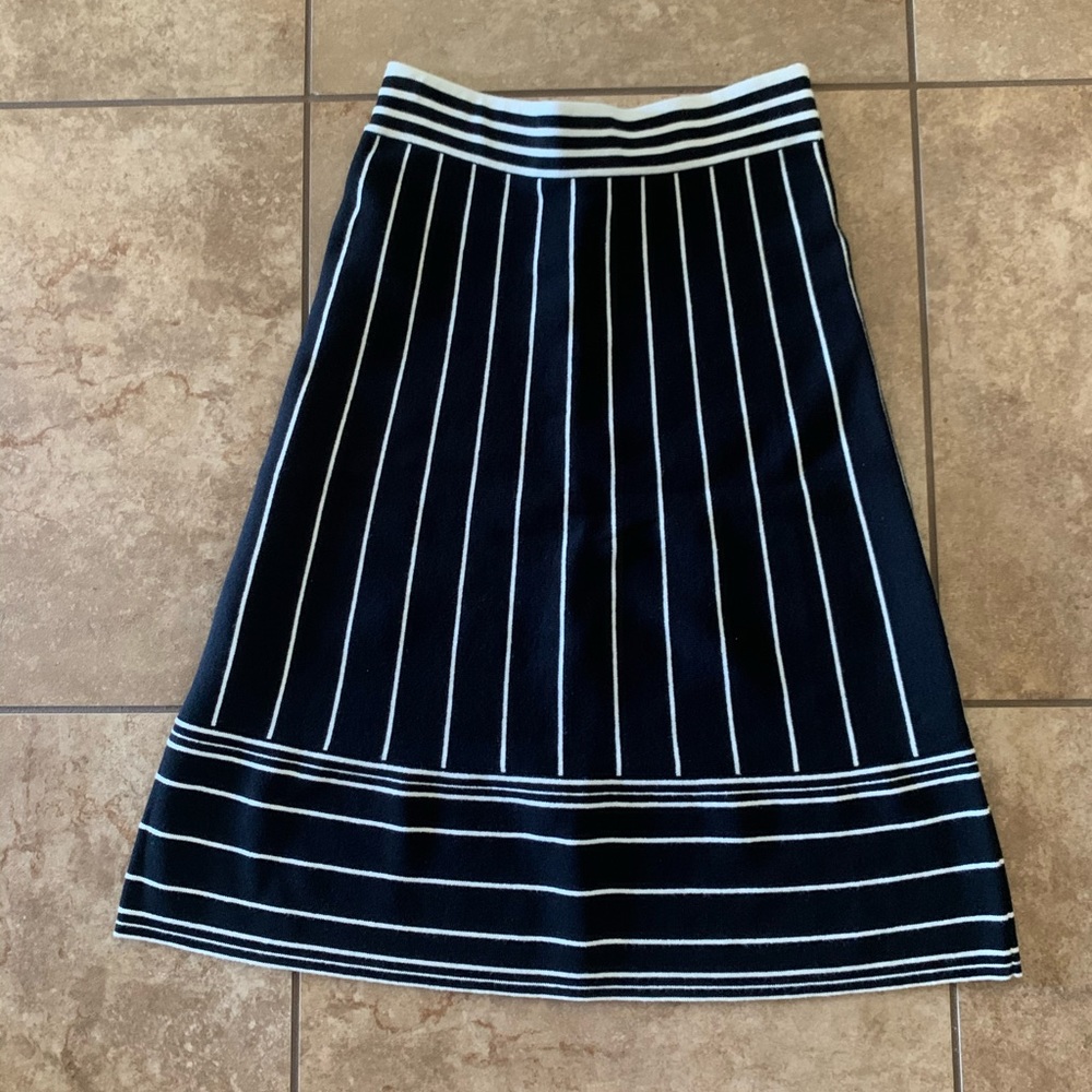 Ann Taylor black striped midi sweater skirt(new)